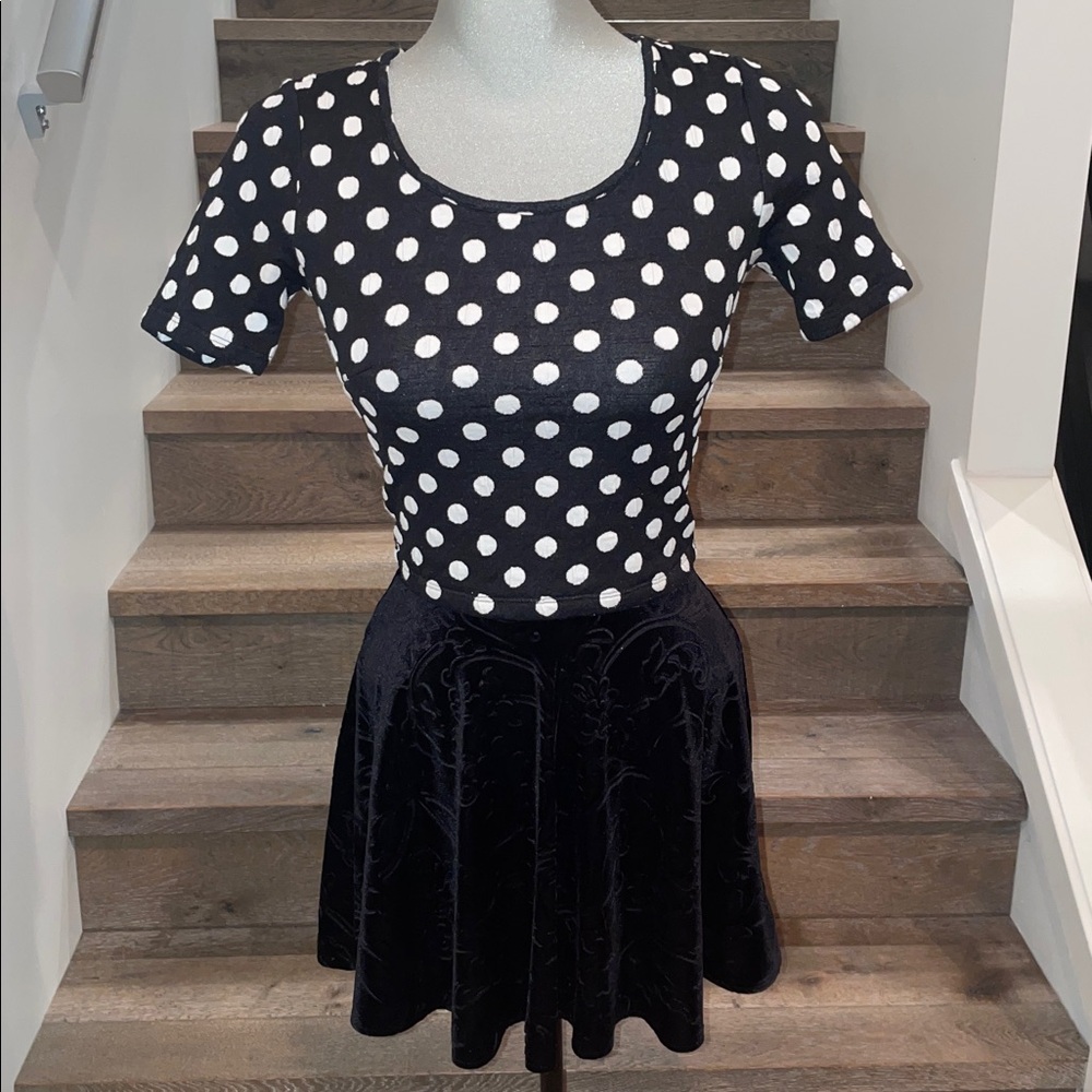 Forever 21 Black Mini Skater Skirt